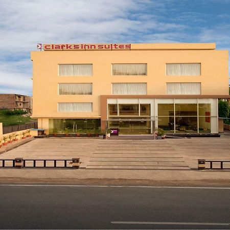 Clarks Inn Suites Katra Exterior photo