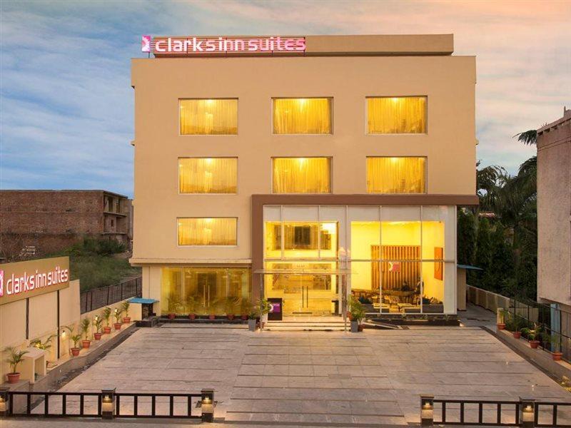 Clarks Inn Suites Katra Exterior photo